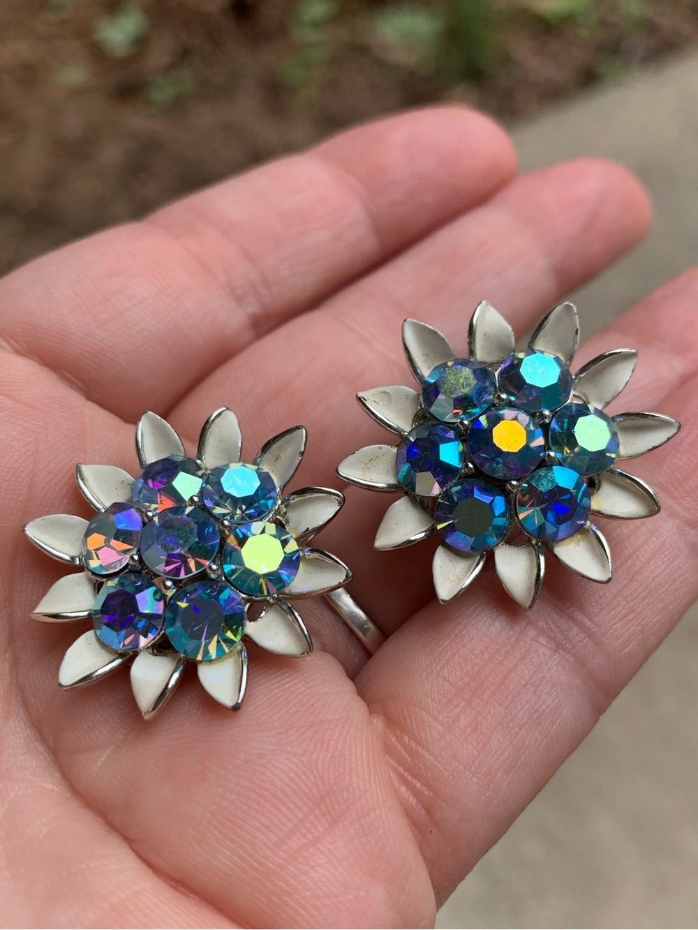 VINTAGE LISNER Signed 1950s Blue Stone Sun Clip On Earrings